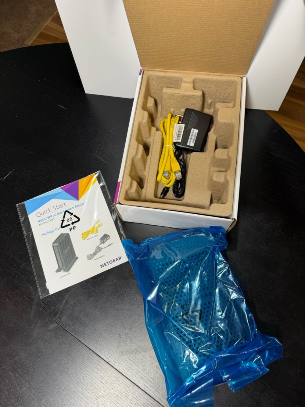 NETGEAR C3700 N600 WiFi Cable Modem Router DOCSIS 3.0 Open Box - Picture 4 of 7